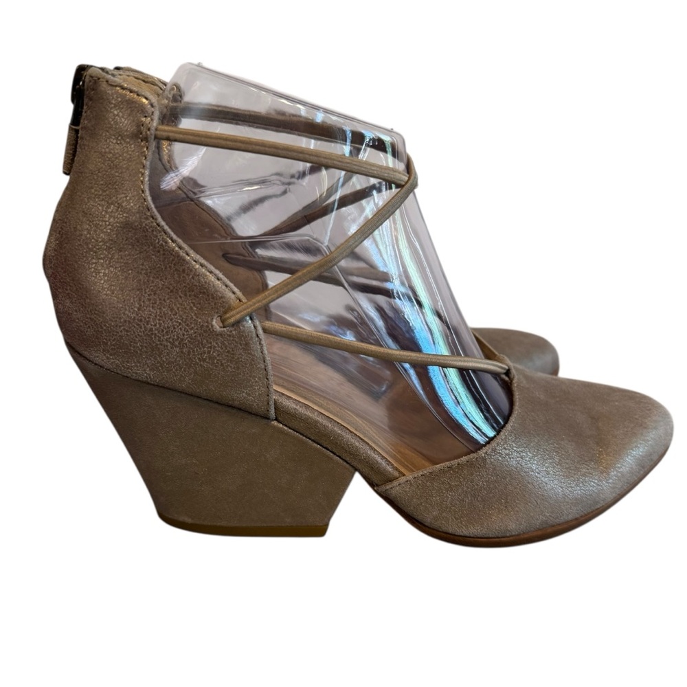 Eileen Fisher Ghillie Rope Pump Block Heel Metallic Gold Leather Size 7